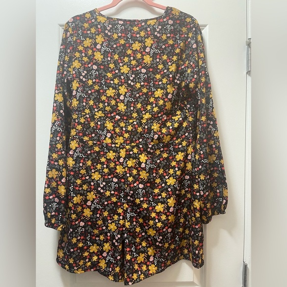 NWT $69R. Nasty Gal Flower Me With Love Romper - Picture 6 of 9